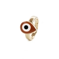 Gouden druppelvormige Evil Eye ring met bruin emaille op een witte achtergrond - Rood