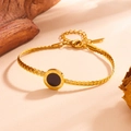 Collar de cadena dorada con colgante circular negro y números romanos grabados - Círculo Romano Concha Negra (M709)