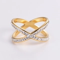 Anello dorato a forma di X incrociata con micro-pavé di zirconi bianchi - US 6 / Oro