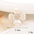 Macro di accessorio fiore di perle da 2,8 cm con strass e centro in metallo dorato - D670 Fiore di Perle a Quattro Petali