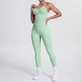 Detailansicht des minzgrünen Yoga-Sets mit V-Ausschnitt-Weste und High-Waist-Leggings - Palmgrün