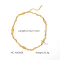 Dettaglio collana dorata irregolare con misure 37,5cm più 5cm e larghezza 0,5cm - Stile Onda Irregolare (HC-N40068)
