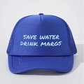 Gorra trucker azul marino con estampado Save Water Drink Margs y malla trasera - Todo Azul Real