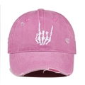 Gorra de béisbol rosa lavada con detalles desgastados y bordado de mano de esqueleto blanco - Rosa