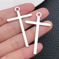 Set di due ciondoli a croce in argento lucido per gioielli fai-da-te e creazione collane - Croce-27x45mm