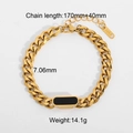 Detail van gouden Cubaanse schakelarmband met zwarte steen en K18-merkmerkstempel - Gouden Cubaanse Schakelarmband - Zwart