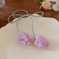 Élastique à cheveux bleu clair avec pendentifs tulipes roses tricotées et perles blanches - Élastique À Cheveux N° 60 - Rose Clair