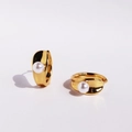 Orecchini a cerchio dorati con perle bianche, elegante design circolare per donna - Oro