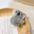 Graziosa molletta per capelli a forma di koala grigio in peluche con texture soffice - 9027B Fermaglio per Capelli Koala Grigio