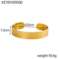 Detail view of gold hammer textured wide open bangle with 1.2cm width and 6cm diameter - Gold Hammered Style (XZ15910D0Q0)