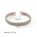 Dettaglio macro della trama metallica intrecciata dell'anello bracciale in acciaio inox - Intreccio a Maglia Fine Argento (NB-B6064)