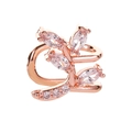 Κομψό σκουλαρίκι ear cuff από ροζ χρυσό σε σχήμα φύλλου με λαμπερά λευκά ζιργκόν - Σκουλαρίκι ear cuff φύλλο / Ροζ Χρυσό (7302)