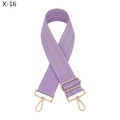 Dettaglio della tracolla viola intrecciata con ganci dorati e fibbia regolabile - Viola Taro
