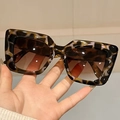 Fashion oversized square tortoise sunglasses with gradient brown lenses for women - Leopard Frame / Tea Lens