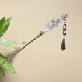 Traditionelle Hanfu Haarnadel mit Silberblume, Marmorperlen und schwarzem Tropfen-Quaste - Silberne Blume Marmorperle Quaste Stil (5887)