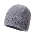 Gorro de punto gris para mujer con diseño de hojas, perlas y cristales sobre fondo blanco - Gris