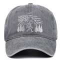 Dunkelgraue Baseballkappe mit Sasquatch-Stickerei und Vintage-Finish aus gewaschener Baumwolle - Verstellbar / Grau