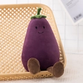 Niedliches lila Auberginen Kuscheltier mit Gesicht und kleinen Füßen im Korb - Aubergine (25*18cm)