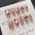 Handgemaakte kunstnagels met Alice in Wonderland konijn en aardbei 3D-ontwerpen - Extra Klein (XS) / 188 Korte Doodskistvorm (Alice Thema)