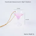 Mini roze martini glas hanger met gouden koord, compact model van 4,1 cm hoog - Gouden Lanyard / Roze