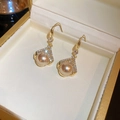 Pendientes vintage de perlas doradas con marco de pedrería en joyero de color beige - Gancho de Perla Rosa Claro Diamantes de Imitación Triángulo Dorado