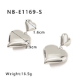 Dettaglio orecchini a doppio cuore d'argento con misure di 1,6 cm e 2,9 cm di diametro - Oro 18K / Argento (NB-E1169-S)