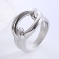 Anillo minimalista de acero inoxidable plateado con diseño moderno de eslabones - US 6 / Color Acero