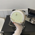 Borsa a tracolla rotonda con motivo a quadri verdi, catena di perle e ciliegia - Verde