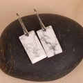 Detail of rectangular drop earrings with white marble texture and silver metal hooks - White Turquoise Silver Hook