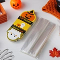 Flache Ansicht von Halloween-Kekstüten mit Kürbis- und Geist-Karten sowie herbstlichem Dekor - 50 Verpackungsbeutel + 50 Bodenfächer (8.5x23x6cm)