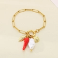 Gouden roestvrijstalen armband met schelpen, rode chili, parels en aardbeien - Chili Parel Schelp Stijl (KB203072-Z)