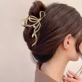 Elegante molletta per capelli a fiocco in metallo dorato con nappa di perle - Fiocco d'Oro