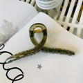 Minimalist 13cm hanger shark hair clip in deep green finish for elegant styling - 13cm Hanger Type / Translucent Green