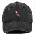 Verwaschene anthrazitfarbene Baseballkappe mit Papageien-Stickerei und Used-Look-Details - Schwarz