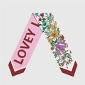 Dettaglio della sciarpa in seta stretta con motivo floreale e stampa LOVEY L - Fiore Rosso-Bianco