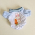Tutina in maglia bianca e blu con ricamo a coniglio per bambola da 17 cm - Adatto per bambole a sospensione da 17cm / Pagliaccetto a Coniglio / Blu