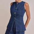 Gilet smanicato da donna in denim blu scuro con bottoni e design in vita sottile - Gilet Blu Navy