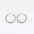 Polished silver stainless steel geometric hoop earrings with seamless closure design - Round Type A / 18mm / Silver