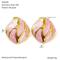Detail of 18k gold plated heart earrings with pink oil dripping process and 25mm dimensions - Pink Style (SE828G)