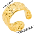 Détail de la texture martelée dorée avec dimensions 1cm de large et 1,7cm de diamètre - Doré
