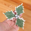 13cm Künstliche Stechpalmenblätter mit silbernen Beeren für die DIY Weihnachtsdeko - Silberne Beere Stechpalmenblatt (13cm)
