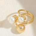 Minimalist double-band ring in 14K gold plated copper with pearls and a frosted bead - Double Loop Pearl Style