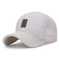 Atmungsaktive off-white Mesh-Baseballkappe für Herren mit Vintage-Lederaufnäher-Logo - Hellbeige