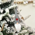 Gnomo natalizio grigio appeso con cuore rosso e barba bianca su albero ornato - Cappello Grigio Con Cuore / Grigio