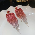 Oorbellen met donkerroze gradiënt kwastjes, zilveren stekers en kristallen hartjes - Hart Stijl (1#银针-红色-爱心) / Rood Gradiënt