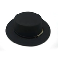Chapeau boater en feutre noir avec chaîne dorée et ceinture en cuir élégante - M (56-58cm) / Noir
