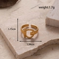 Verstellbarer goldener Hufeisenring mit Rautenmuster-Gravur auf Steinbasis - Hufeisenschnalle Gitter / MN463-Gold