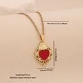 Collana in acciaio dorato con pendente a cuore in zircone rosso e piccoli cristalli - Stile Cuore Sacro della Corona della Croce (2#)