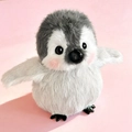 Peluche di pinguino grigio e bianco super morbido su sfondo rosa tenue - Pinguino Grigio (26cm)