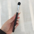 Single black eye makeup blending brush with silver ferrule and natural animal hair - Large Eyeshadow Brush (Fiber)